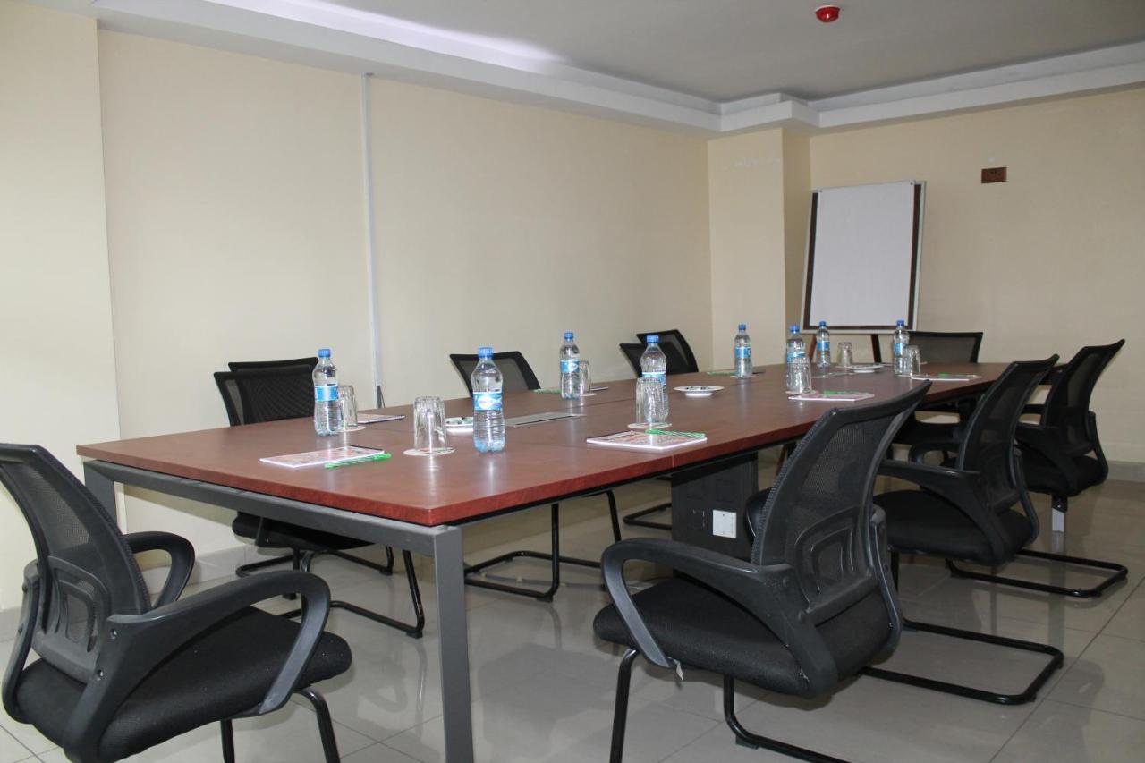 Airport Landing Hotel Nairobi Exterior photo